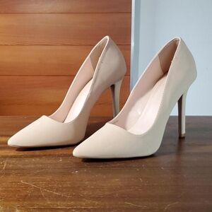 Charlotte Russe Size 9 NEW Pumps Heels Neutral Cream Blush Beige Faux Leather